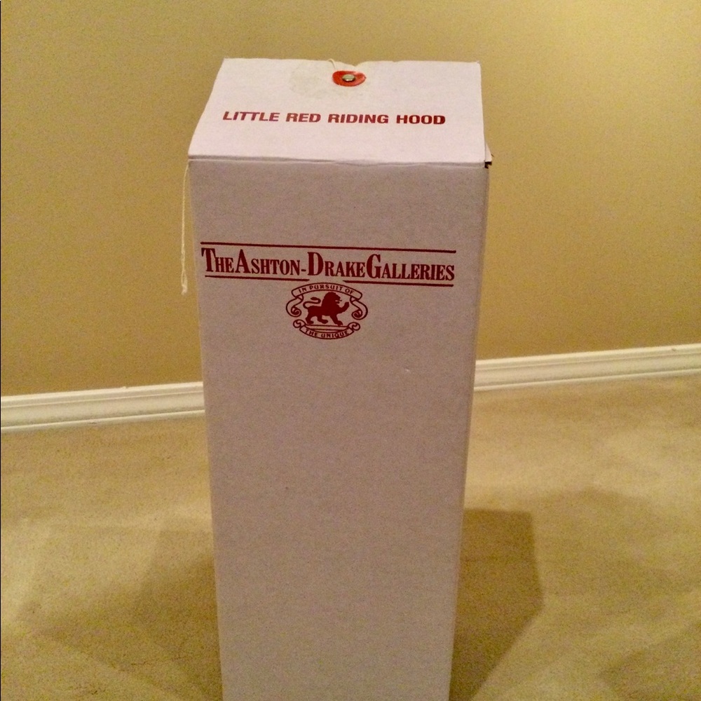 Ashton Drake collectable porcelain doll. Like new! Little Red Riding Hood - Picture 3 of 5